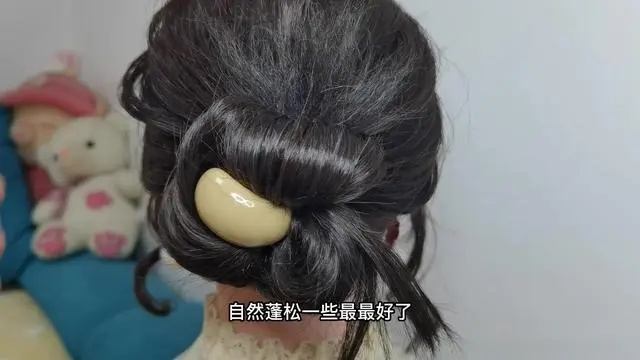 2025年热门盘头发型预测与教程，轻松掌握发型设计技巧